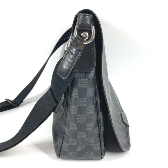 LOUIS VUITTON N58033 Damier Graphite Daniel GM Crossbody Messenger Shoulder Bag - Picture 4 of 16